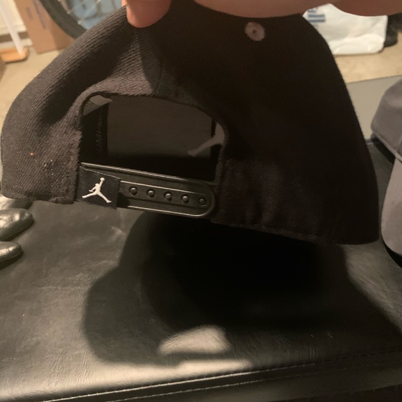 Youth adjustable Jordan Jump Man Hat like new black in color and very nice. - Picture 4 of 6